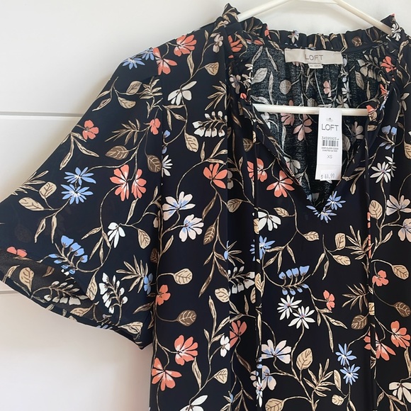 NWT, Loft top, size XS - Picture 4 of 6